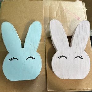 LIKE NEW 2 Bunny Distressed Wood Plaques
